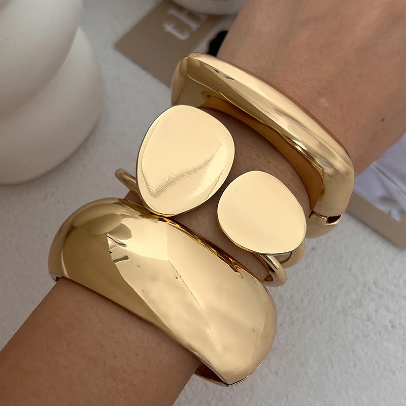 Evelyn Bangles