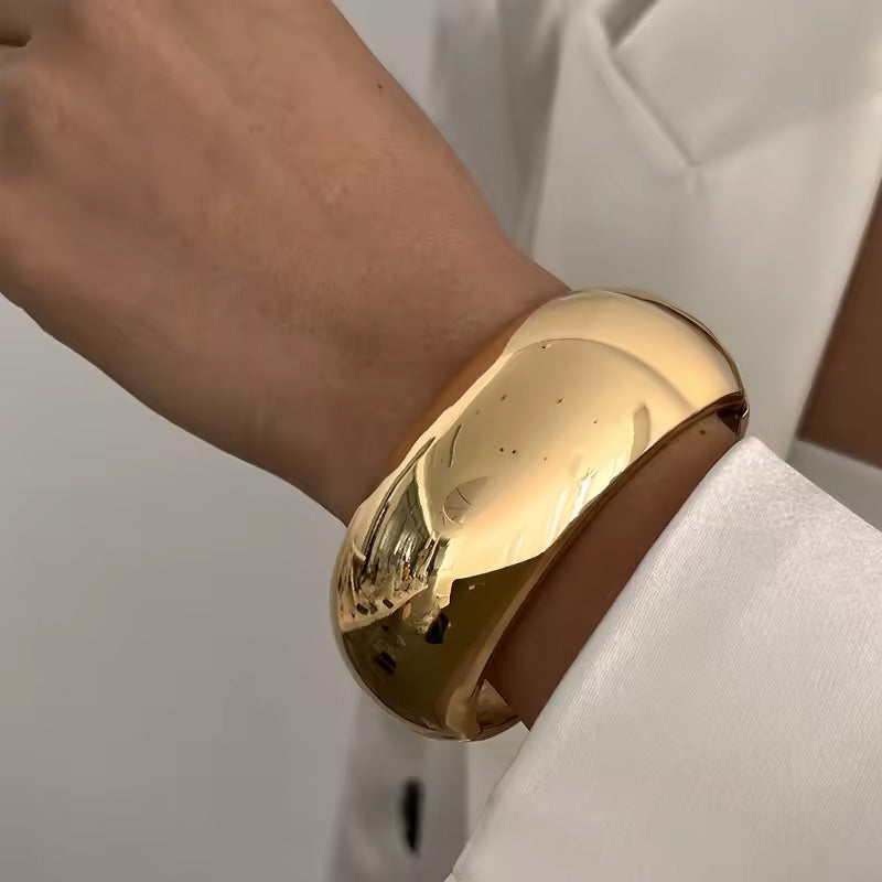 Evelyn Bangles