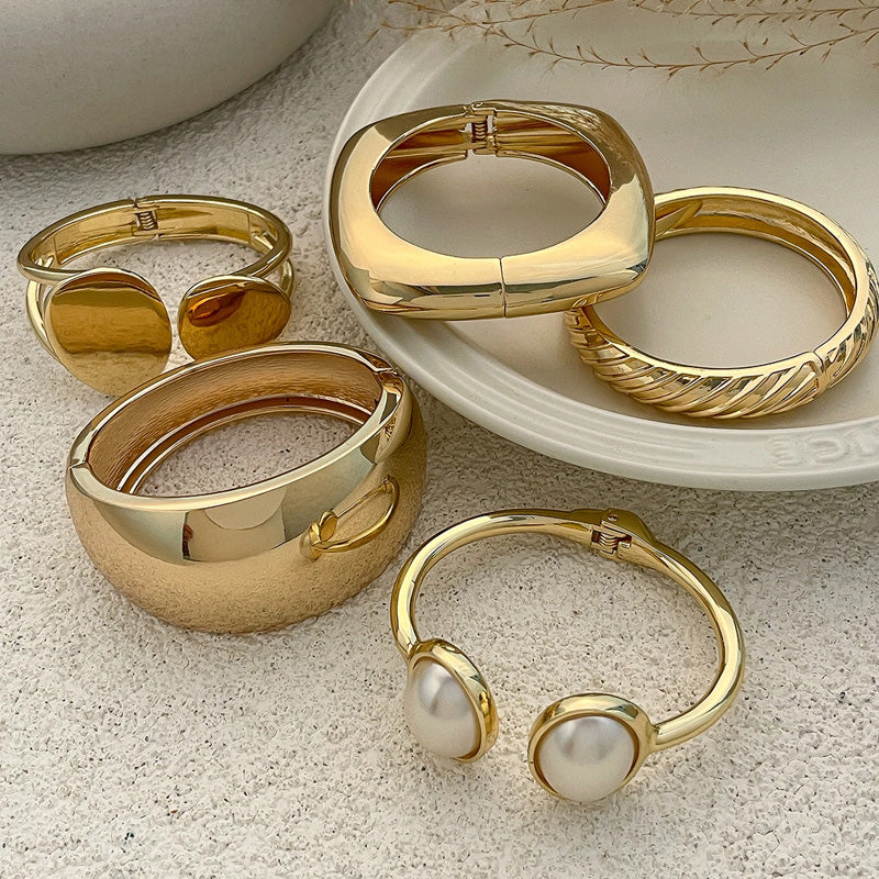 Evelyn Bangles