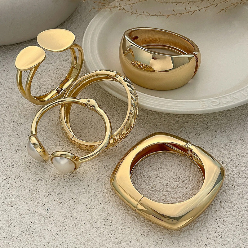 Evelyn Bangles