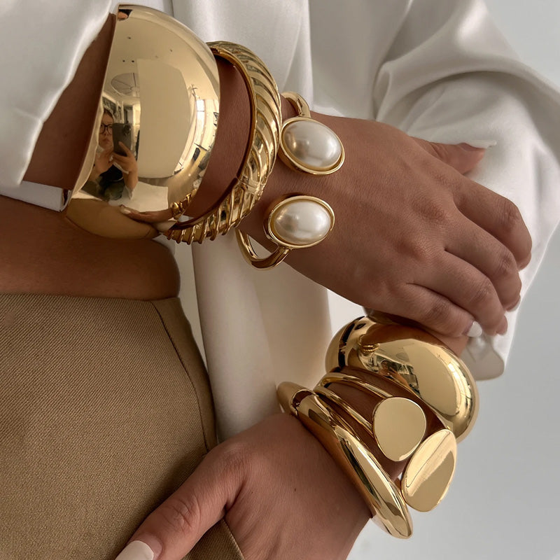 Evelyn Bangles
