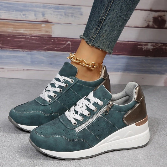 Bella Sneakers