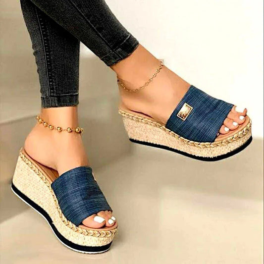 Aurelia Wedge Slides